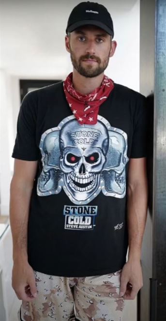 kevin-love-steve-austin-t-shirt